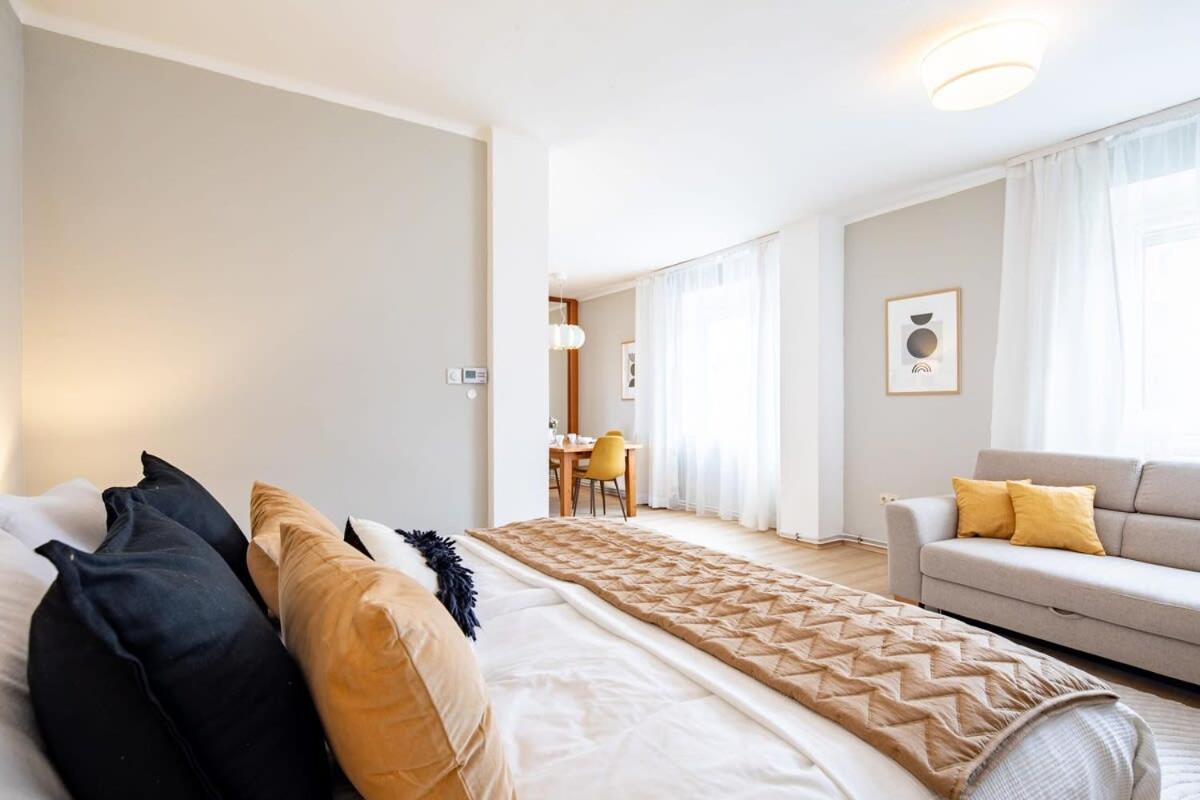Central - Comfy - Sunny Budapest Exterior foto